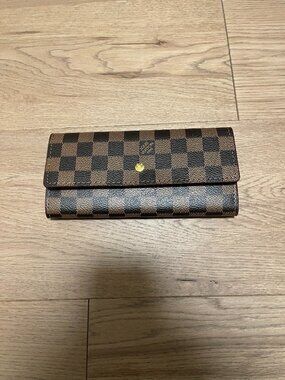 Lv monogram wallet